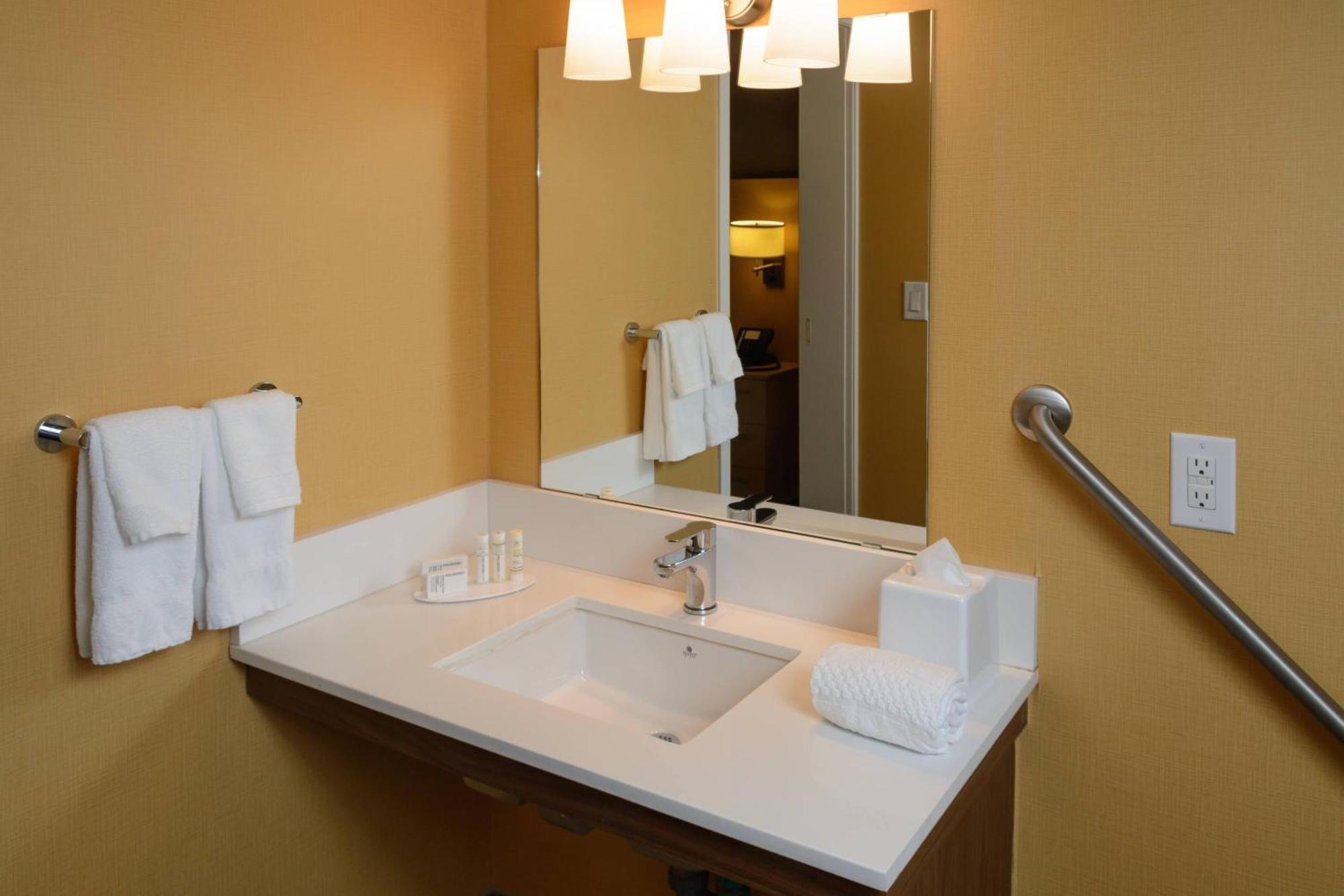 Towneplace Suites By Marriott Toronto Northeast/Маркъм Екстериор снимка