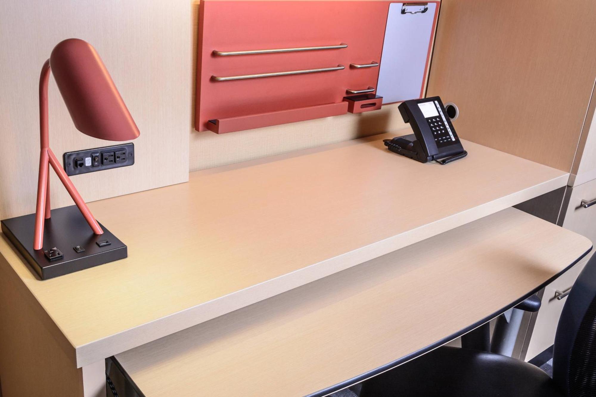 Towneplace Suites By Marriott Toronto Northeast/Маркъм Екстериор снимка