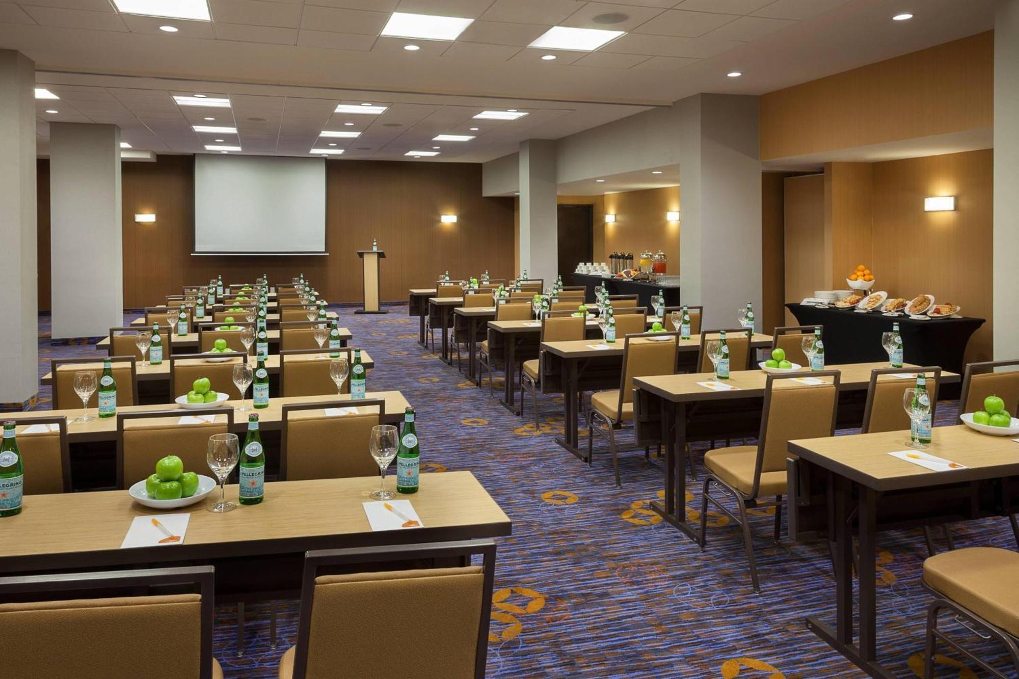 Towneplace Suites By Marriott Toronto Northeast/Маркъм Екстериор снимка