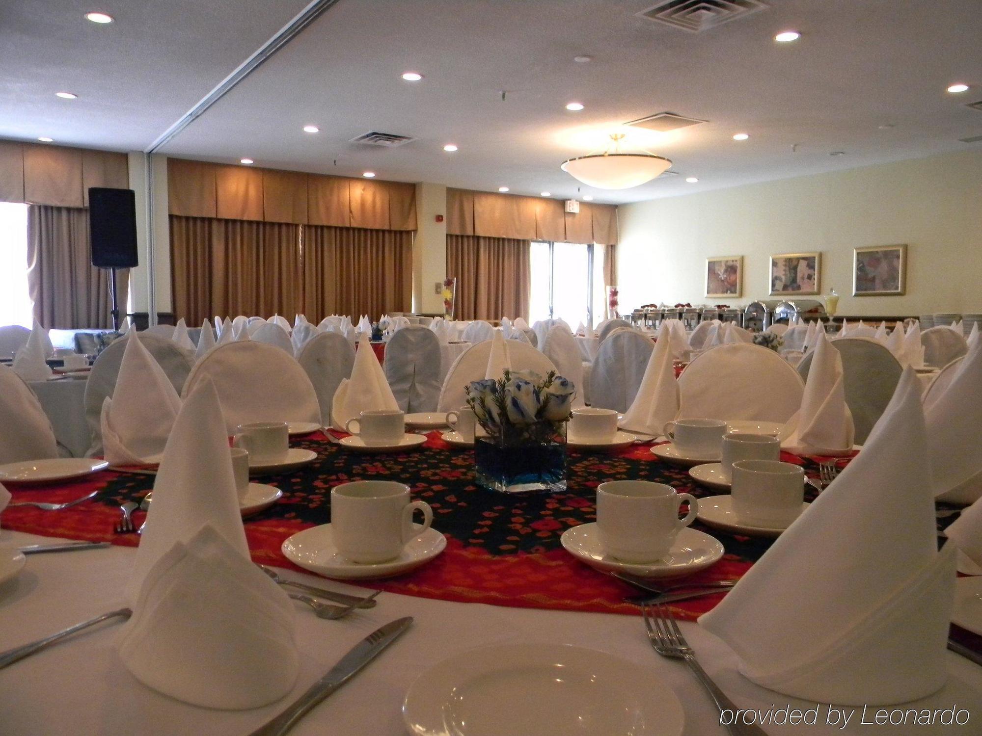 Towneplace Suites By Marriott Toronto Northeast/Маркъм Ресторант снимка